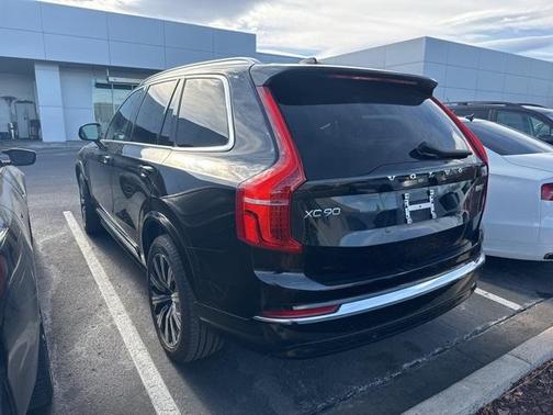 2025 Volvo XC90 B5 Plus