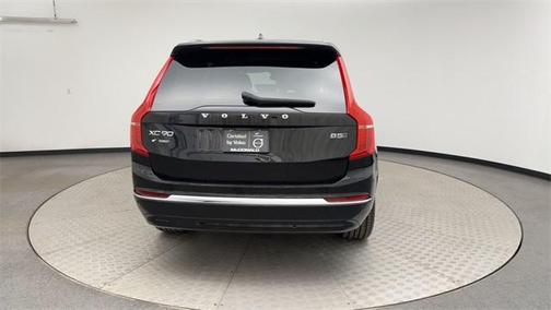 2025 Volvo XC90 B5 Plus