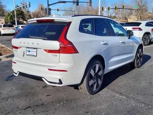 2025 Volvo XC60 Plug-In Hybrid T8 Plus