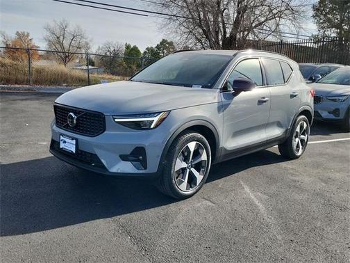 2026 Volvo XC40 B5 Plus