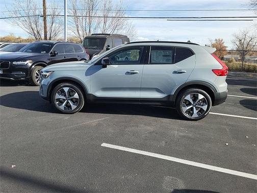 2026 Volvo XC40 B5 Plus