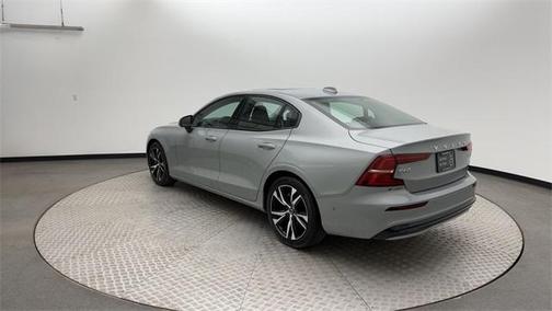 2024 Volvo S60 B5 Plus Dark Theme
