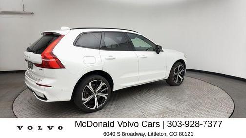 Crystal White Metallic 2023 Volvo XC60 B5 Ultimate Dark Theme