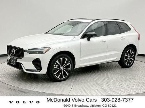 Crystal White Metallic 2025 Volvo XC60 B5 Plus