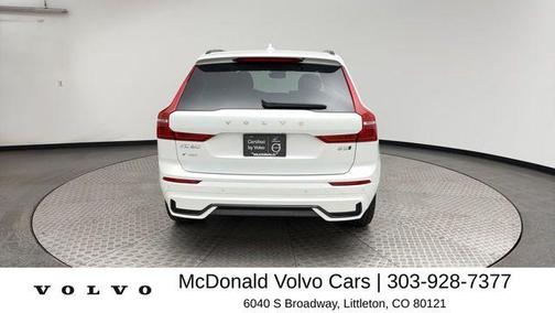 Crystal White Metallic 2025 Volvo XC60 B5 Plus