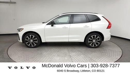 Crystal White Metallic 2025 Volvo XC60 B5 Plus
