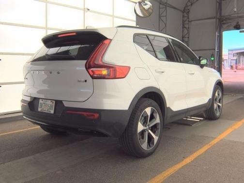 2025 Volvo XC40 B5 Plus Dark Theme