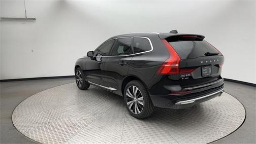 2023 Volvo XC60 B5 Plus Bright Theme