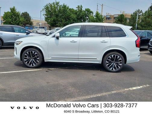 Crystal White Pearl 2026 Volvo XC90 Plug-In Hybrid T8 Plus 7-Seater