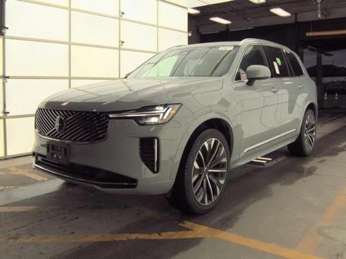 2025 Volvo XC90 B6 Plus 7-Seater