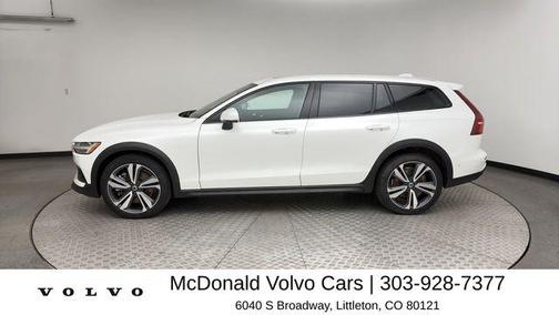 Crystal White Pearl 2025 Volvo V60 Cross Country B5 Plus