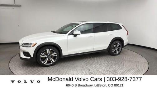 Crystal White Pearl 2025 Volvo V60 Cross Country B5 Plus