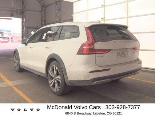 Crystal White Pearl 2025 Volvo V60 Cross Country B5 Plus