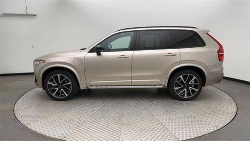 2023 Volvo XC90 Recharge Plug-In Hybrid T8 Ultimate Dark Theme 7-Seater