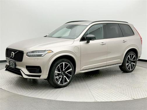 2023 Volvo XC90 Recharge Plug-In Hybrid T8 Ultimate Dark Theme 7-Seater