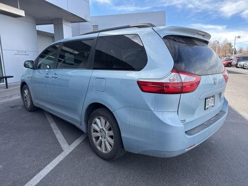2015 Toyota Sienna LE