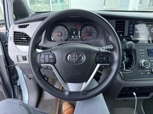 2015 Toyota Sienna LE