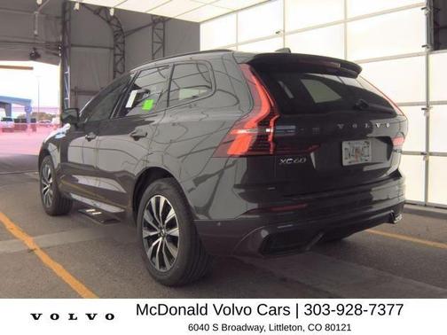 Platinum Gray Metallic 2025 Volvo XC60 B5 Plus