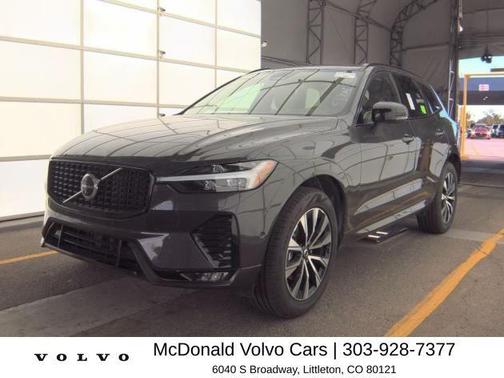 Platinum Gray Metallic 2025 Volvo XC60 B5 Plus