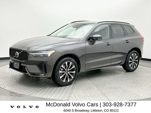 Platinum Gray Metallic 2025 Volvo XC60 B5 Plus
