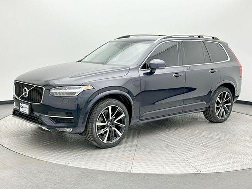2019 Volvo XC90 T6 Momentum