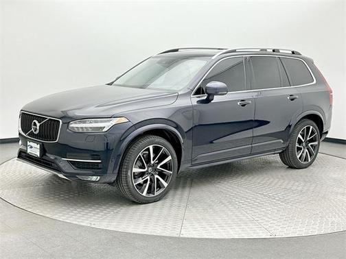 2019 Volvo XC90 T6 Momentum