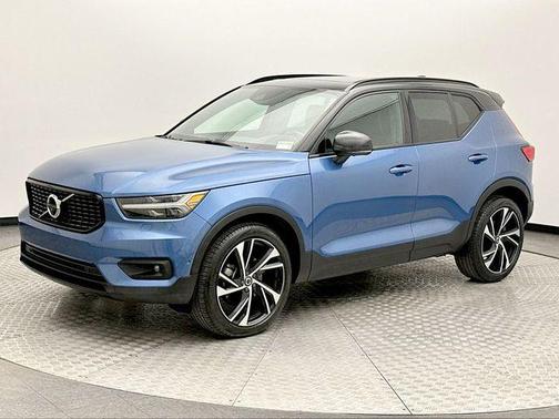 2021 Volvo XC40 T5 R-Design