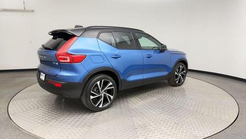2021 Volvo XC40 T5 R-Design
