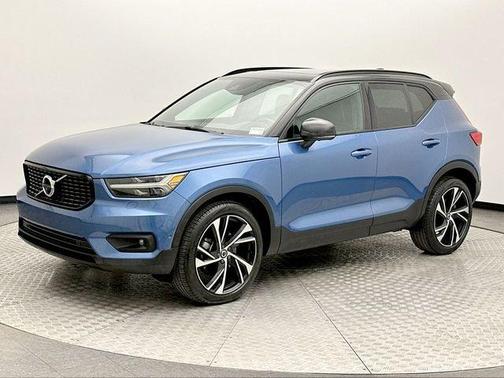 2021 Volvo XC40 T5 R-Design