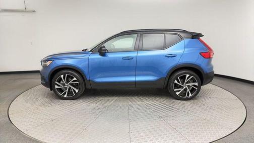 2021 Volvo XC40 T5 R-Design