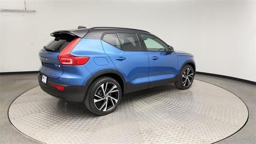 2021 Volvo XC40 T5 R-Design
