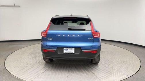 2021 Volvo XC40 T5 R-Design