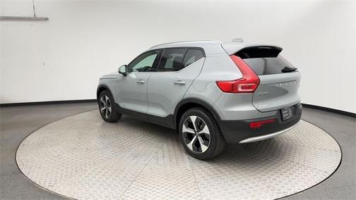 2025 Volvo XC40 B5 Plus Bright Theme
