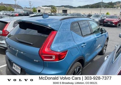 2024 Volvo XC40 B5 Plus Dark Theme