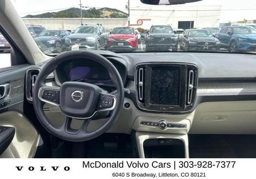 2024 Volvo XC40 B5 Plus Dark Theme