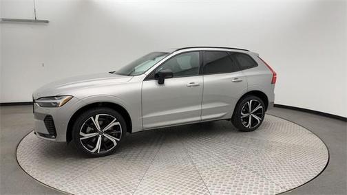 2022 Volvo XC60 B6 R-Design