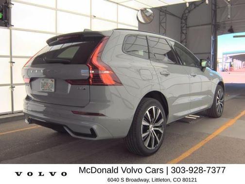 Metallic 2025 Volvo XC60 B5 Plus
