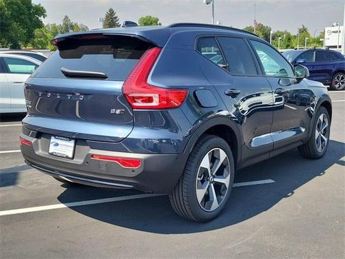 2026 Volvo XC40 B5 Plus