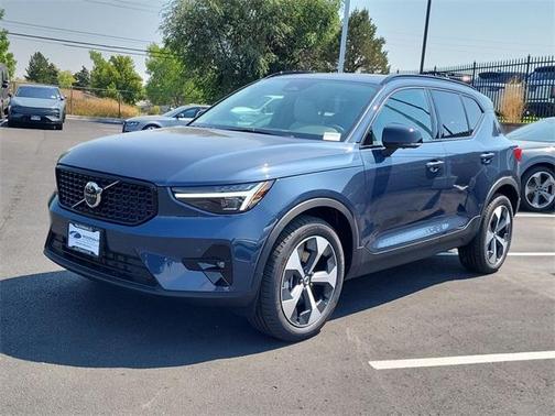 2026 Volvo XC40 B5 Plus