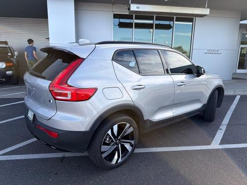 Silver 2024 Volvo XC40 B5 Plus Dark Theme