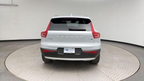 2020 Volvo XC40 T5 Momentum