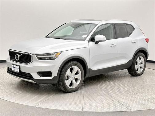2020 Volvo XC40 T5 Momentum