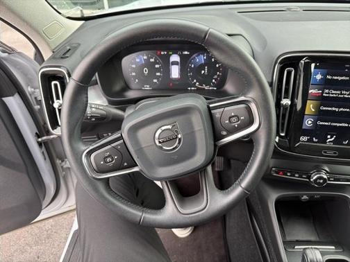 2020 Volvo XC40 T5 Momentum