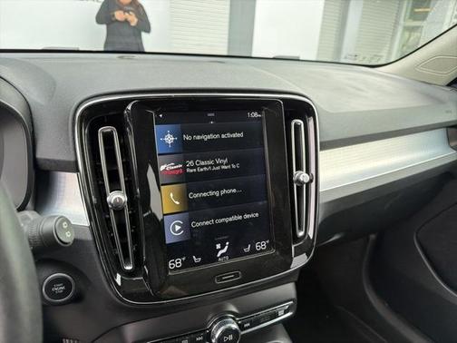 2020 Volvo XC40 T5 Momentum