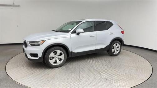 2020 Volvo XC40 T5 Momentum