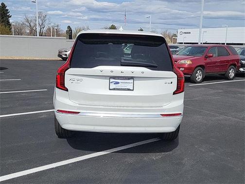 2025 Volvo XC90 B6 Plus 6-Seater