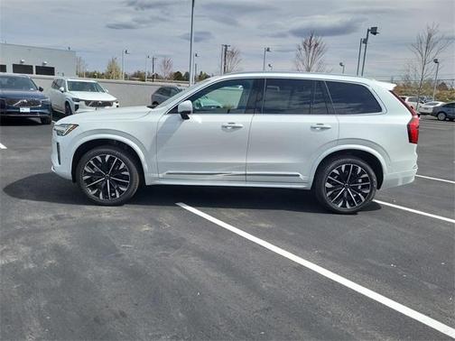 2025 Volvo XC90 B6 Plus 6-Seater