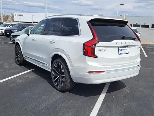 2025 Volvo XC90 B6 Plus 6-Seater