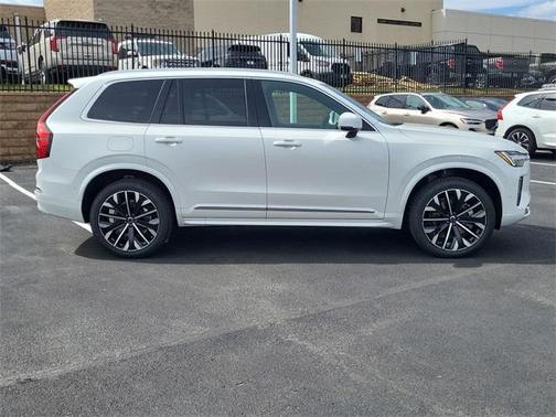 2025 Volvo XC90 B6 Plus 6-Seater