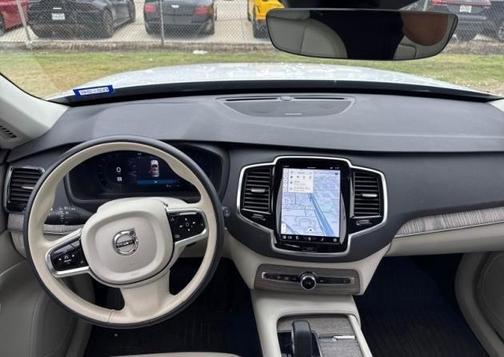 2023 Volvo XC90 B6 Plus 7-Seater